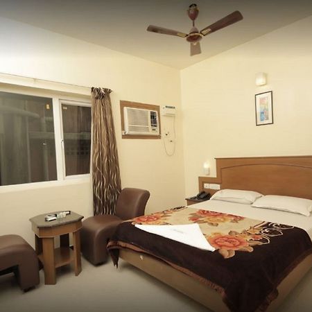 Krishna Inn Chennai Extérieur photo