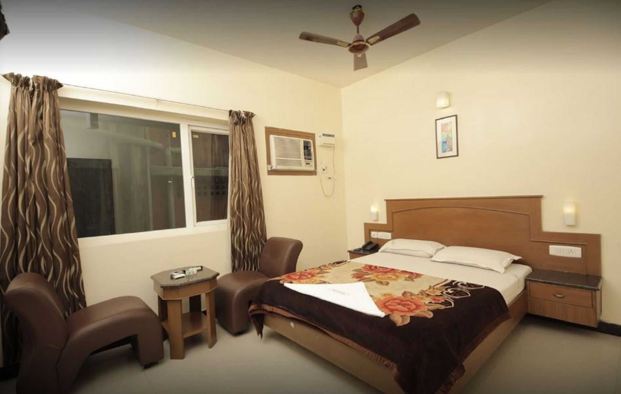 Krishna Inn Chennai Extérieur photo